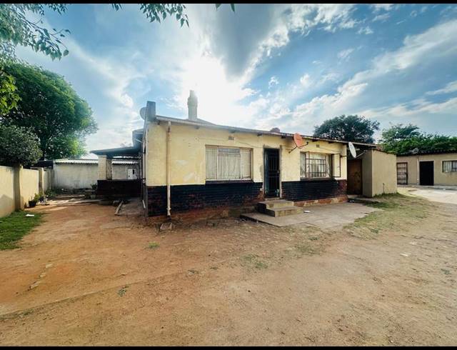 14 BEDROOM HOUSE FOR SALE IN GERMISTON STATION